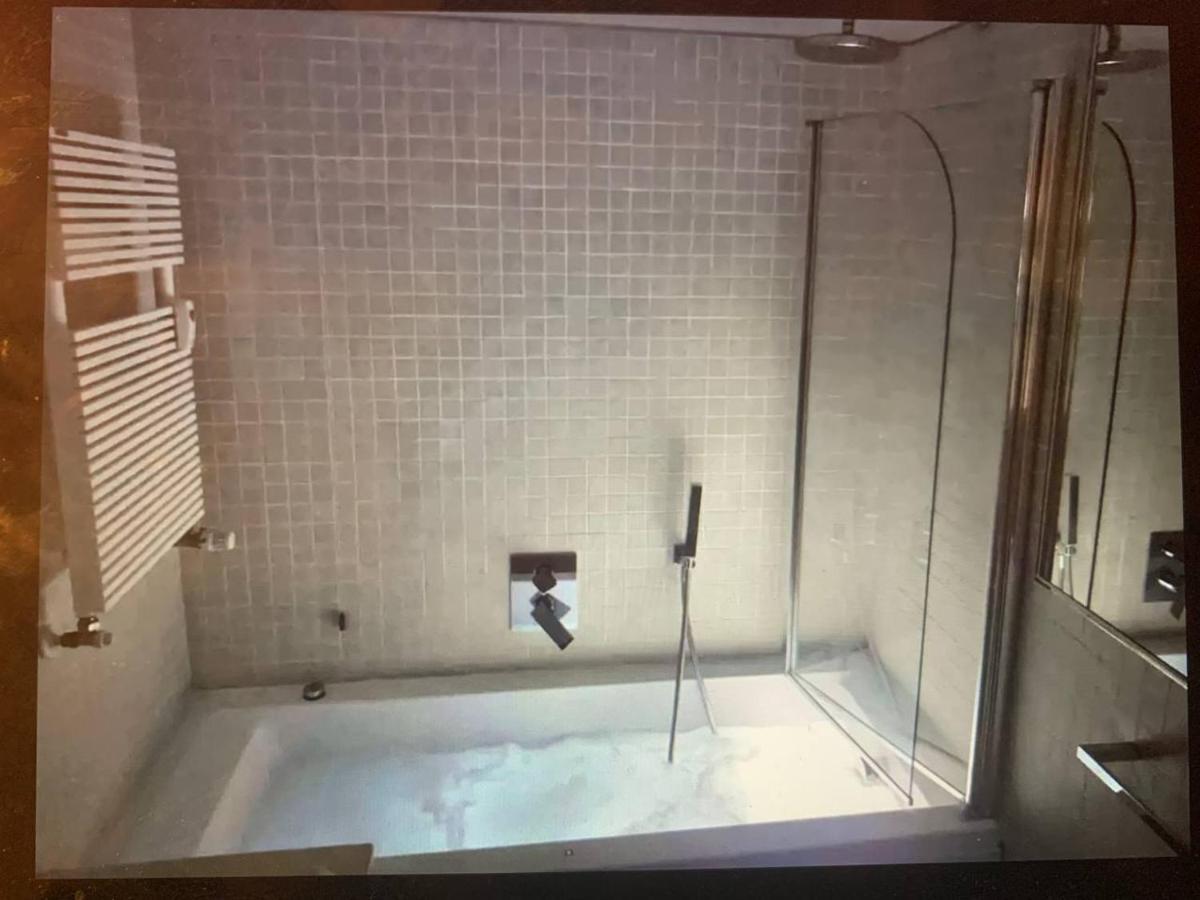 Ferienwohnung S.Ambrogio/Duomo •Jacuzzi • Luxury •Design Mailand Exterior foto