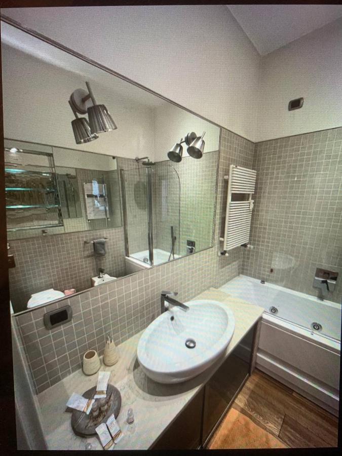 Ferienwohnung S.Ambrogio/Duomo •Jacuzzi • Luxury •Design Mailand Exterior foto