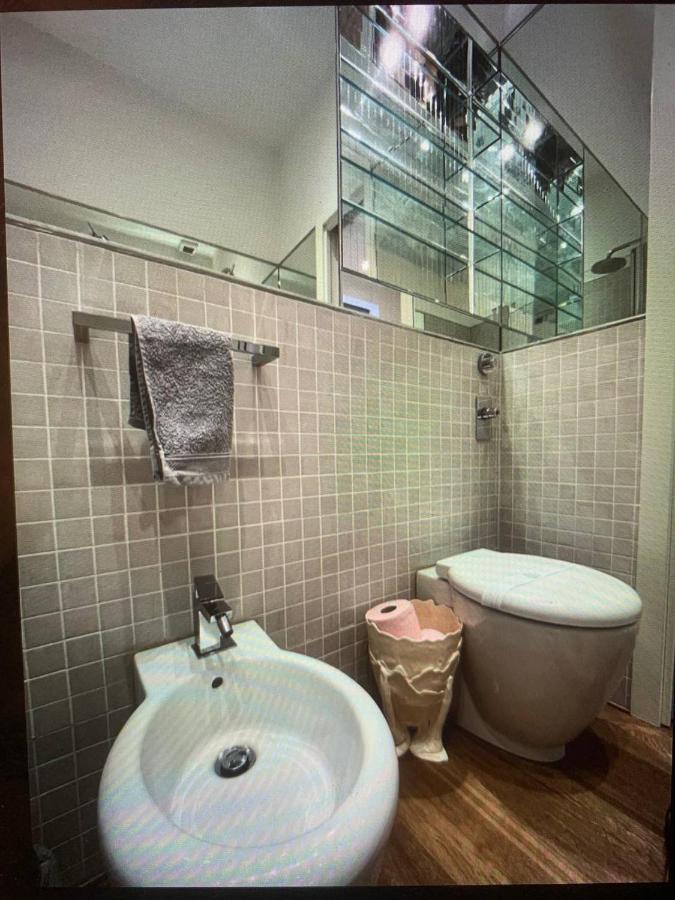Ferienwohnung S.Ambrogio/Duomo •Jacuzzi • Luxury •Design Mailand Exterior foto
